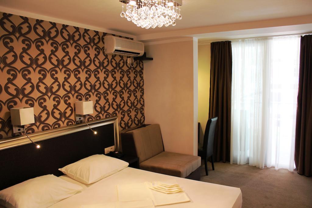 Vile Oliva Hotel & Resort Petrovac ภายนอก รูปภาพ